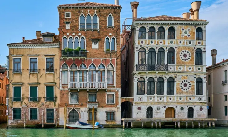 Pallati i “fantazmave” në Venecia prej 17 milionë eurosh që askush nuk po e blen/ Vrasje, vetëvrasje dhe legjenda të errëta