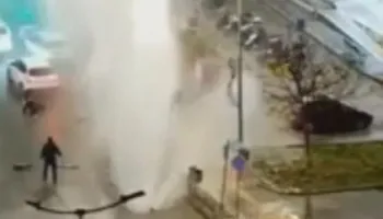 Pamje të frikshme nga Selaniku, shpërthen tubacioni i ujit në qytet, disa të plagosur