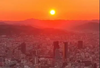 Pamjet fantastike nga Tirana (video)