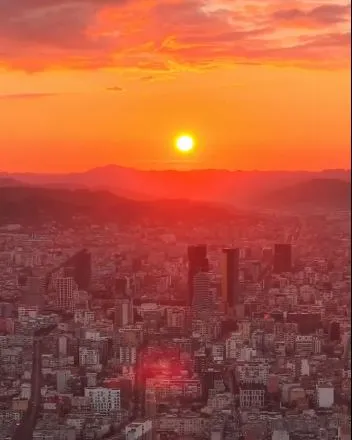 Pamjet fantastike nga Tirana (video)