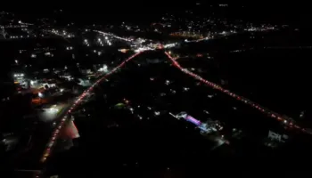 Pamjet me dron/ Radhë kilometrike nga Librazhdi në Elbasan, qindra automjete mbeten të bllokuara