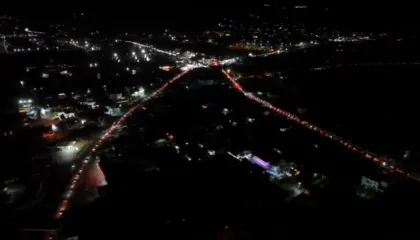 Pamjet me dron/ Radhë kilometrike nga Librazhdi në Elbasan, qindra automjete mbeten të bllokuara