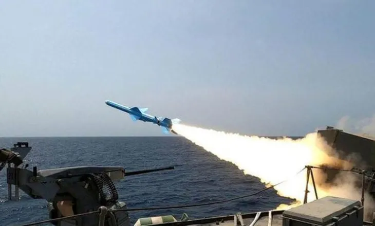 Paralajmërimet e SHBA për sulm, Irani kërcënon me stërvitje ushtarake në Ngushticën e Hormuzit