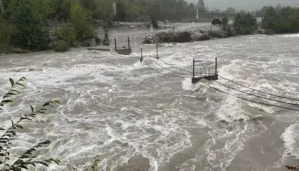 “Paralizohet” nga reshjet: Gjadri nën ujë, pa emergjencë civile në terren