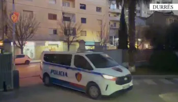 Parandalohet krimi në plazhin e Durrësit, kapet 24-vjeçari i armatosur me pistoletë