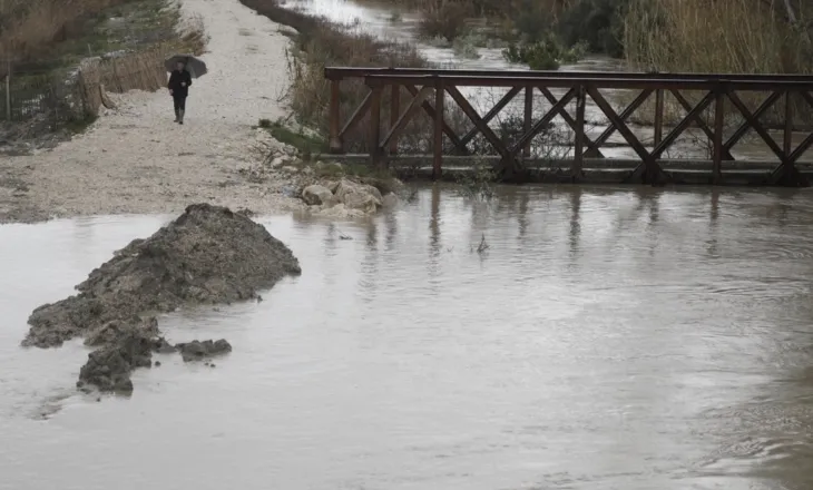 ‘Paratë nuk shkojnë për kanale, por për fantazma luksi’/ Situata e përmbytjeve, Tabaku: Fondi për Emergjencat Civile…