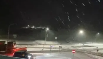 Pas 2 orësh, hapet rruga e doganës së Qafë Thanës, nis lëvizja e kamionëve