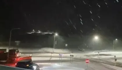 Pas 2 orësh, hapet rruga e doganës së Qafë Thanës, nis lëvizja e kamionëve