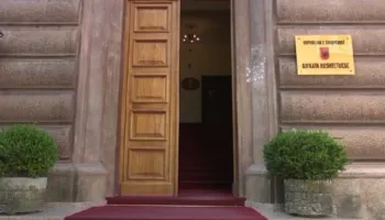 Pas 7 orësh, përfundon seanca në Kushtetuese për rritjen e rrogës së gjyqtarëve, trupa gjykuese tërhiqet për vendim