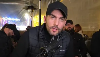 Pas përleshjeve me Policinë,  Lapaj rikthehet te Kryeministria, i ndodh e papritura gjatë LIVE-s: S’mendoja që..