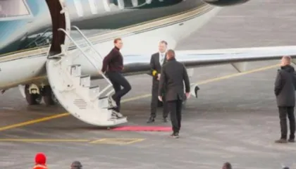 Pas takimit me Sekretarin e NATO-s, Mette Frederiksen mbërrin në Groenlandë