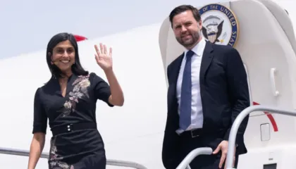 Pas thashethemeve për ndarje, JD Vance dhe bashkëshortja e tij ndajnë lajmin: Presim fëmijën tonë të katërt!