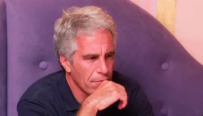 Pazaret e  Epstein/ E reja nga Tirana kërkoi punë, “ndërmjetësi” i kërkon video