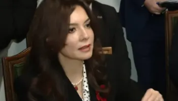 PD dhe PS bashkojnë votat në Kuvend/ Pjesëmarrja e Shqipërisë në Bordin e Paqes, Ministrja Spiropali: Garanci për orientimin euroatlantik të vendit