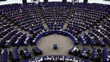 PE miraton rezolutën që dënon dhunën ndaj protestuesve në Iran