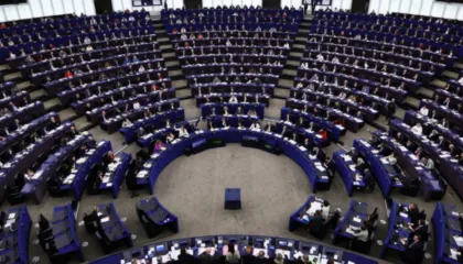 PE miraton rezolutën që dënon dhunën ndaj protestuesve në Iran