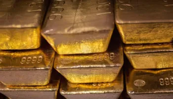 Për herë të parë në histori, çmimi i arit kalon 5,000 dollarë