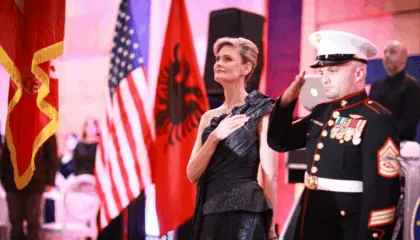 “Për Shqipërinë ndjekim porositë e Trumpit”, VanHorn: SHBA kërkon luftë ndaj krimit të organizuar dhe trafiqeve