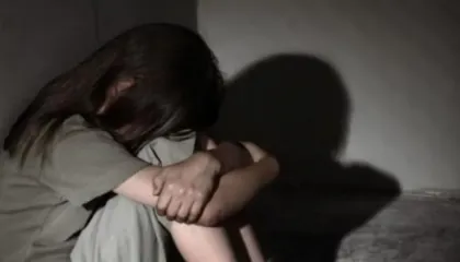 Përdhunimi i 12-vjeçares nga i moshuari në Pogradec, gazetarja: Vajza po kalon traumë, kam folur me familjarët…