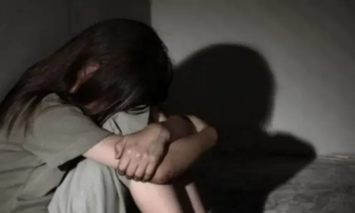 Përdhunimi i 12-vjeçares nga i moshuari në Pogradec, gazetarja: Vajza po kalon traumë, kam folur me familjarët…