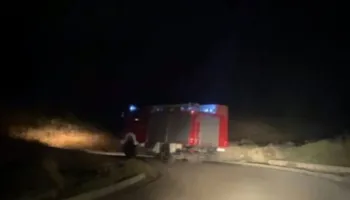 Përfshihet nga flakët autoboti në Rrugën e Kombit