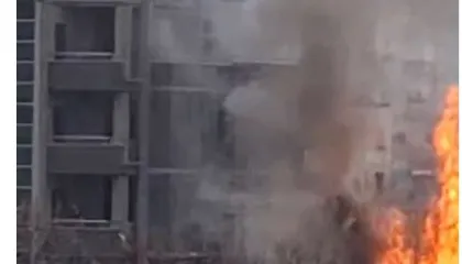 Përfshihet nga flakët banesa në Elbasan/ Dyshimet e para