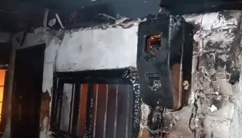 Përfshihet nga flakët banesa në Lushnjë, e mitura dërgohet në spital