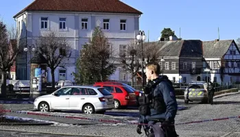 Përgjaken ambientet e bashkisë në Çeki, një i vdekur dhe gjashtë të plagosur me armë zjarri, vritet autori