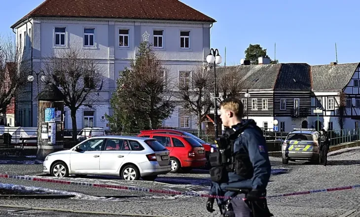Përgjaken ambientet e bashkisë në Çeki, një i vdekur dhe gjashtë të plagosur me armë zjarri, vritet autori