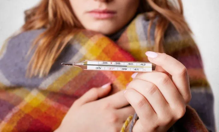 ‘Përhapja e gripit arrin 40-50%’/ Mjekja: Shqipëria veçanërisht e goditur! Fëmijët preken më rëndë