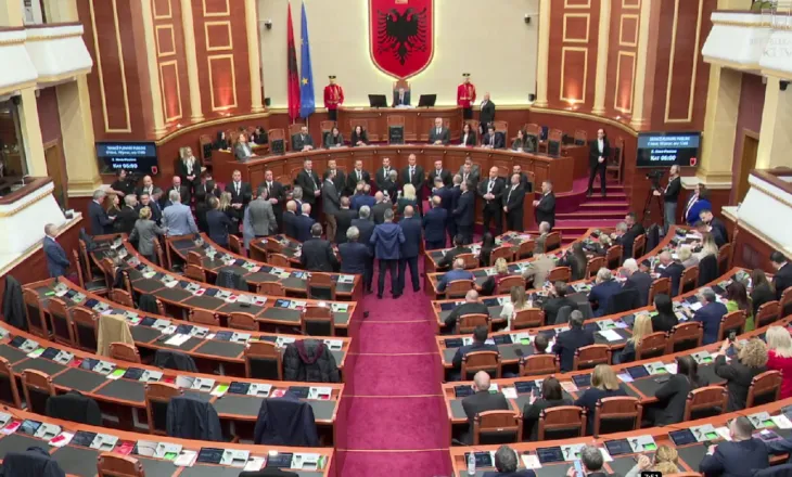 Përjashtohen 6 deputetë të PD, u ndëshkuan për shkak të sjelljes në seancën e 18 dhjetorit