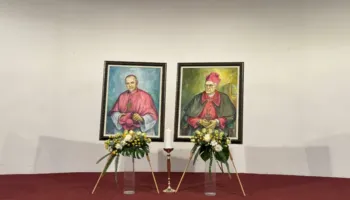 Përkujtohet në një akademi solemne në Katedralen e Prishtinës, trashëgimia e Imzot Nikë Prelës dhe Imzot Mark Sopit