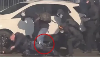 Përleshja e dhunshme në Torino – 30 të plagosur, ja gjëndja shëndetësore e policit që u godit me çekiç