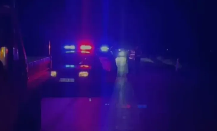 Përmbyset furgoni në fshatin Salari të Tepelenës, humb jetën shoferi
