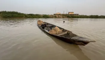 Përmbytet anija në Nigeri, humbin jetën 25 persona