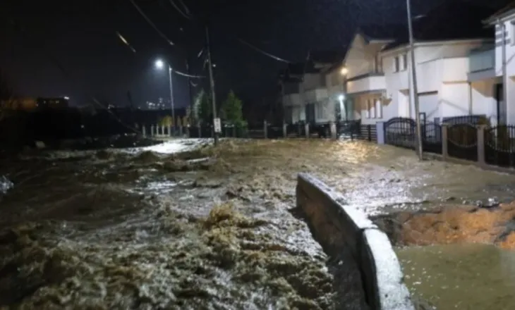 Përmbytje masive në Kosovë/ Shpallet gjendje e jashtëzakonshme në dy komuna, shtyhet procesi mësimor