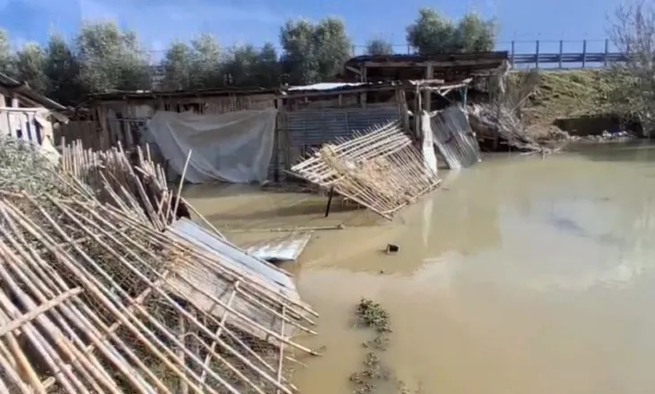 Përmbytje në 6 qarqe/  Në Durrës 5477 banesa nën ujë, mbi 850 persona të evakuar! Situata problematike dhe në Shkodër, Lezhë, Gjirokastër, Dibër e Berat