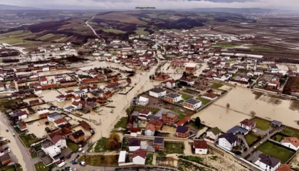 Përmbytje të mëdha në Kosovë, situatë kritike nga shirat dhe dëbora në vendet e Ballkanit