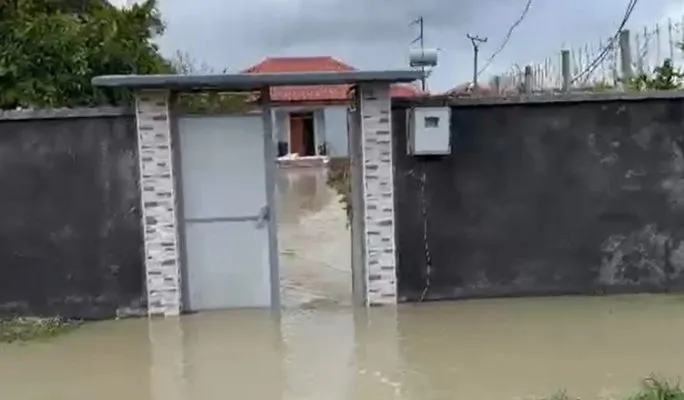 Përmbytjet/ Banorët e Durrësit të harruar, banorët e Katundit të Ri: Duhet ndihmë, s’i përballojmë dot