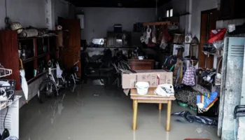 Përmbytjet! Banori në Durrës: Për shtetin jemi ufo! Biznesmeni në Gjirokastër: 300 mijë euro dëm. Qytetari nga Vlora: Ra shtëpia