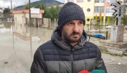 Përmbytjet në Dimal, flet qytetari: Kanë ndodhur si pasojë e pritave poshtë urës së re, nuk ka bërë vaki që…