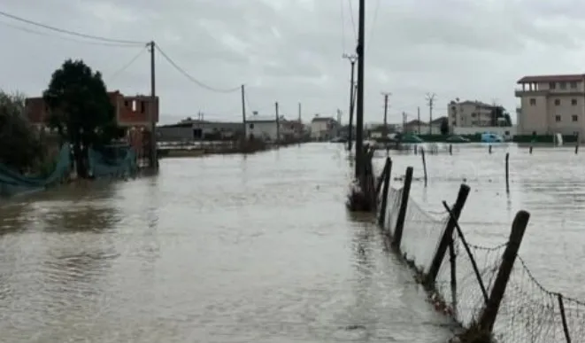 Përmbytjet në Durrës, deputetja e PD denoncon situatën: Institucionet të dështuara, banorët të mbrohen