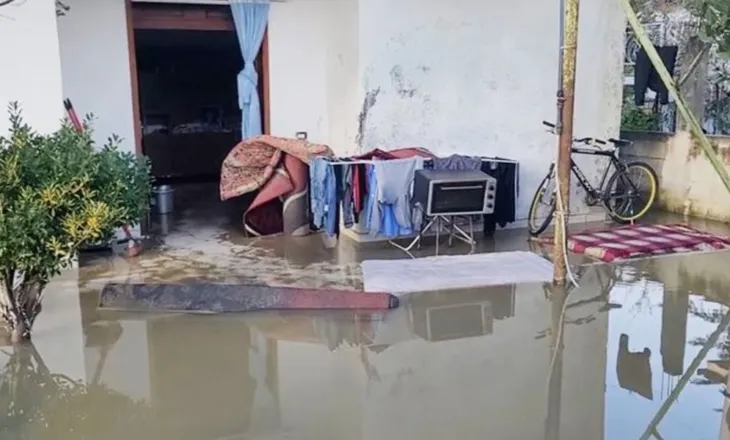 Përmbytjet në Durrës/ Iu përmbyt shtëpia, evakuohet një familje, tre të tjera ende në pritje