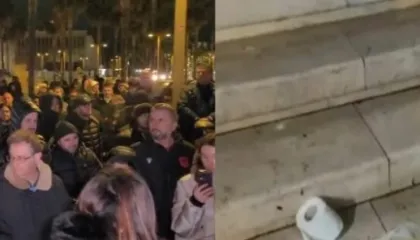 Përmbytjet në Durrës/ Protestë para bashkisë, qytetarët kërkojnë dëmshpërblim