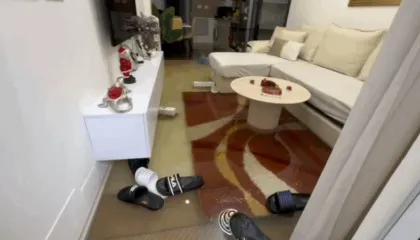 Përmbytjet në Durrës/ Situatë e rëndë nga moti i keq, uji hyn brenda shtëpisë! (PAMJET)