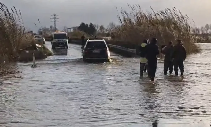 Përmbytjet në Fier, 80 familje të prekura dhe rreth 700 ha tokë bujqësore nën ujë