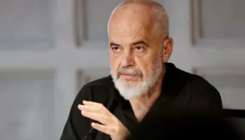 Përmbytjet në vend, ironizon Rama: Pse nuk me fajësoni mua edhe për situatën ne Itali e Greqi