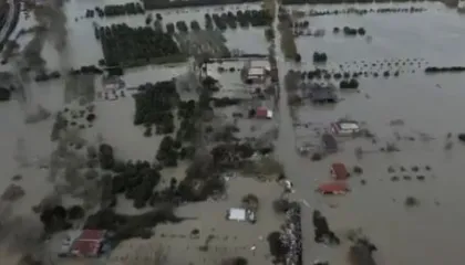Përmbytjet nga moti i keq/ Reagon Delegacioni i BE: Po ndjekim me shqetësim situatën, të gatshëm të mbështesim popullin shqiptar..
