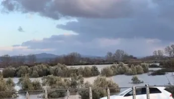 ‘Përmbytjet po përkeqësohen’, ambasada amerikane del me njoftim për shtetasit e saj: Bëni kujdes