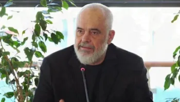 Përmbytjet, Rama me kryebashkiakët në Golem: Krim shqiptar, do ngrihet task-forcë për pastrimin e mbetjeve plastike